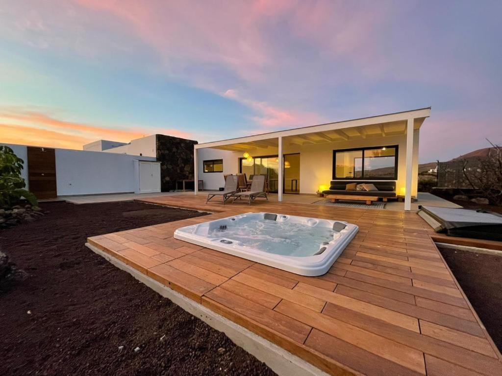 North Shore Villas Lajares, Manalari, Private Jacuzzi Exterior photo